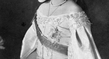 Anastasia in court dress, 1910. Source: George Grantham Bain Collection, Library of Congress, Reproduction number LC-DIG-ggbain-38336