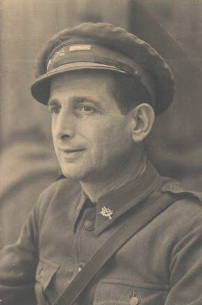 Amado Granell in military uniform when he fought in the Spanish Civil War. 1936