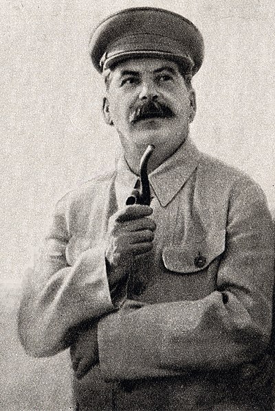 Source: https://en.wikipedia.org/wiki/File:Stalin_Full_Image.jpg