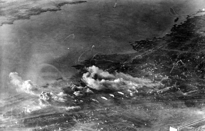 Stalingrad covered in flames and smoke