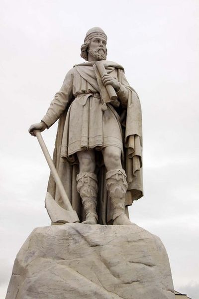 Alfred the Great. Statue in Wantage